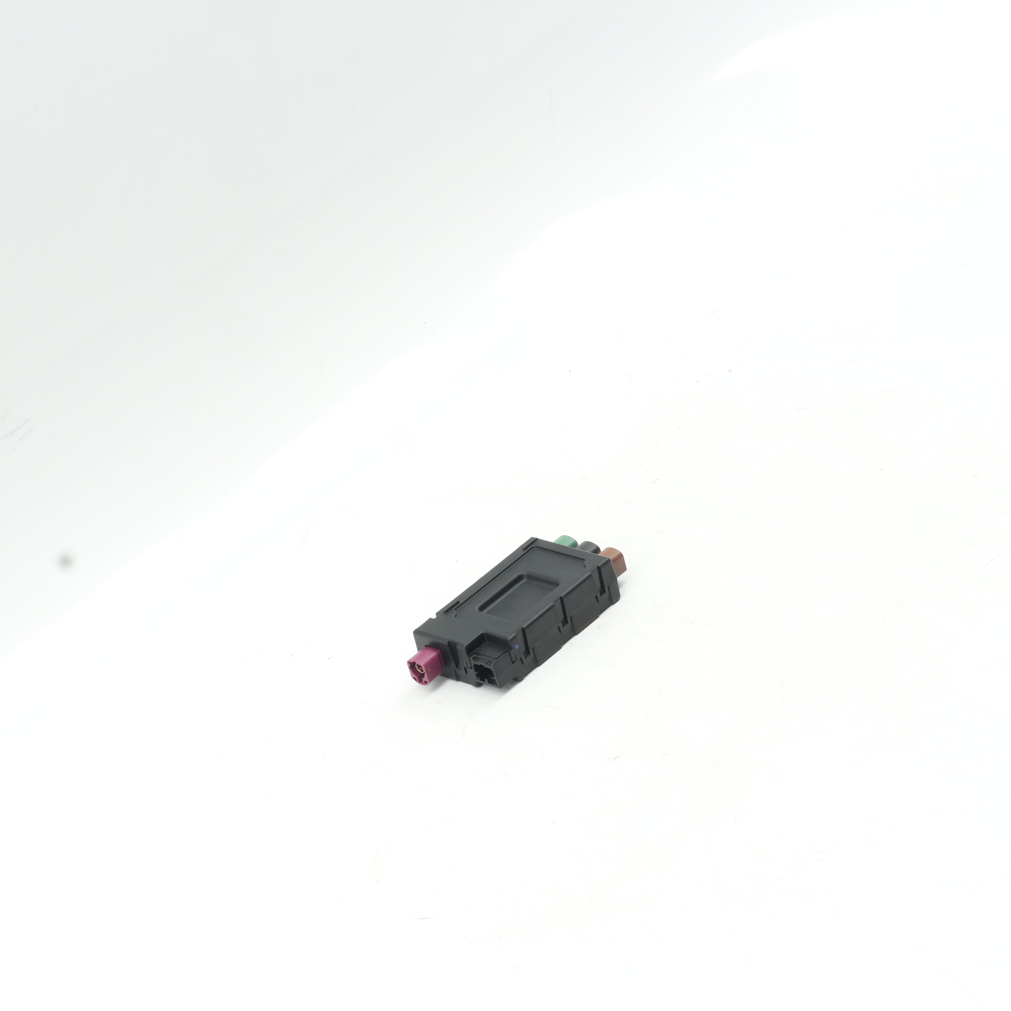 Used VOLKSWAGEN POLO 1.2 TRENDLINE DSG USB distributor hub voltage converter 5G0035953D