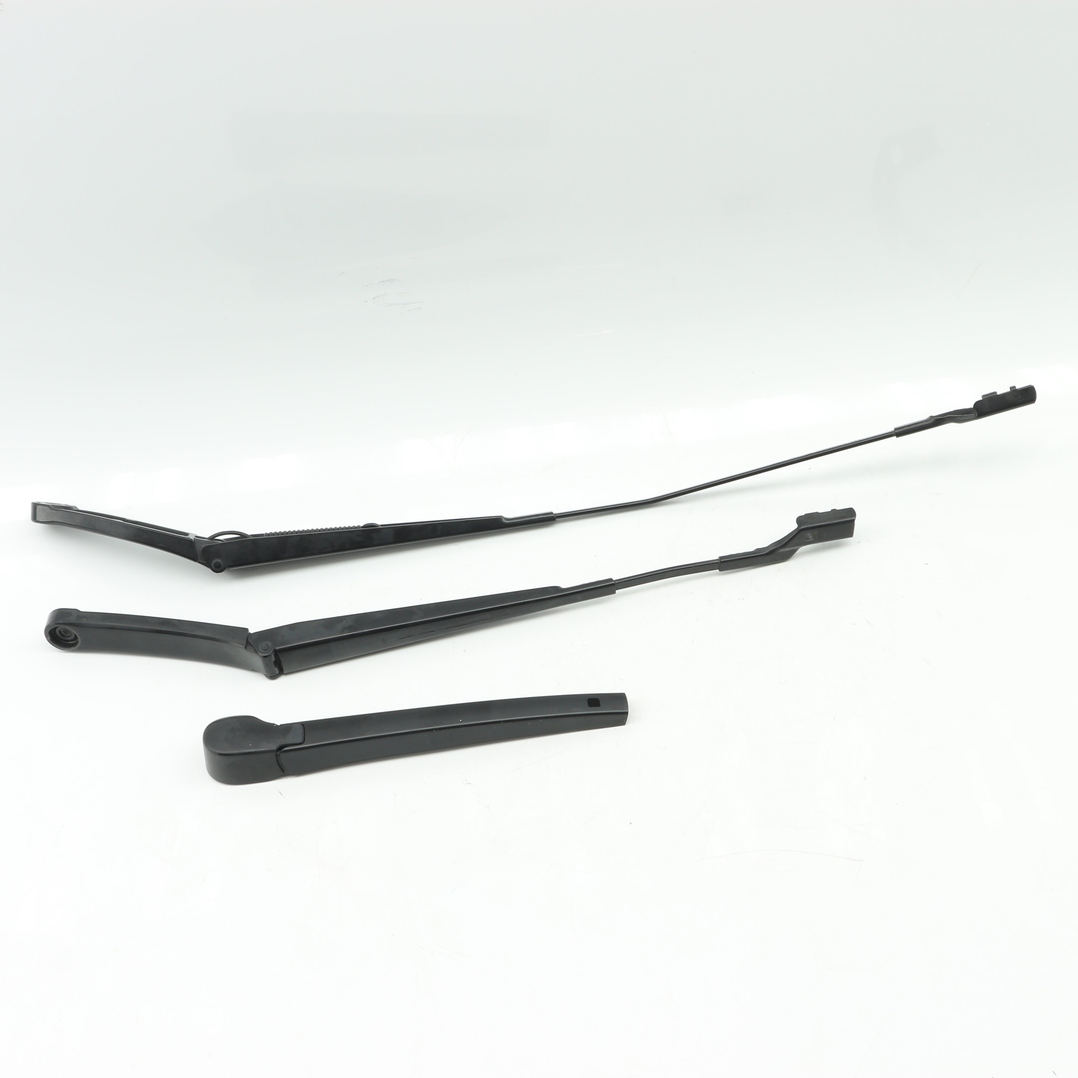 Used VOLKSWAGEN POLO 1.2 TRENDLINE DSG Wiper Arms - OEM Part 2G0955704,2G2955410,2G2955409