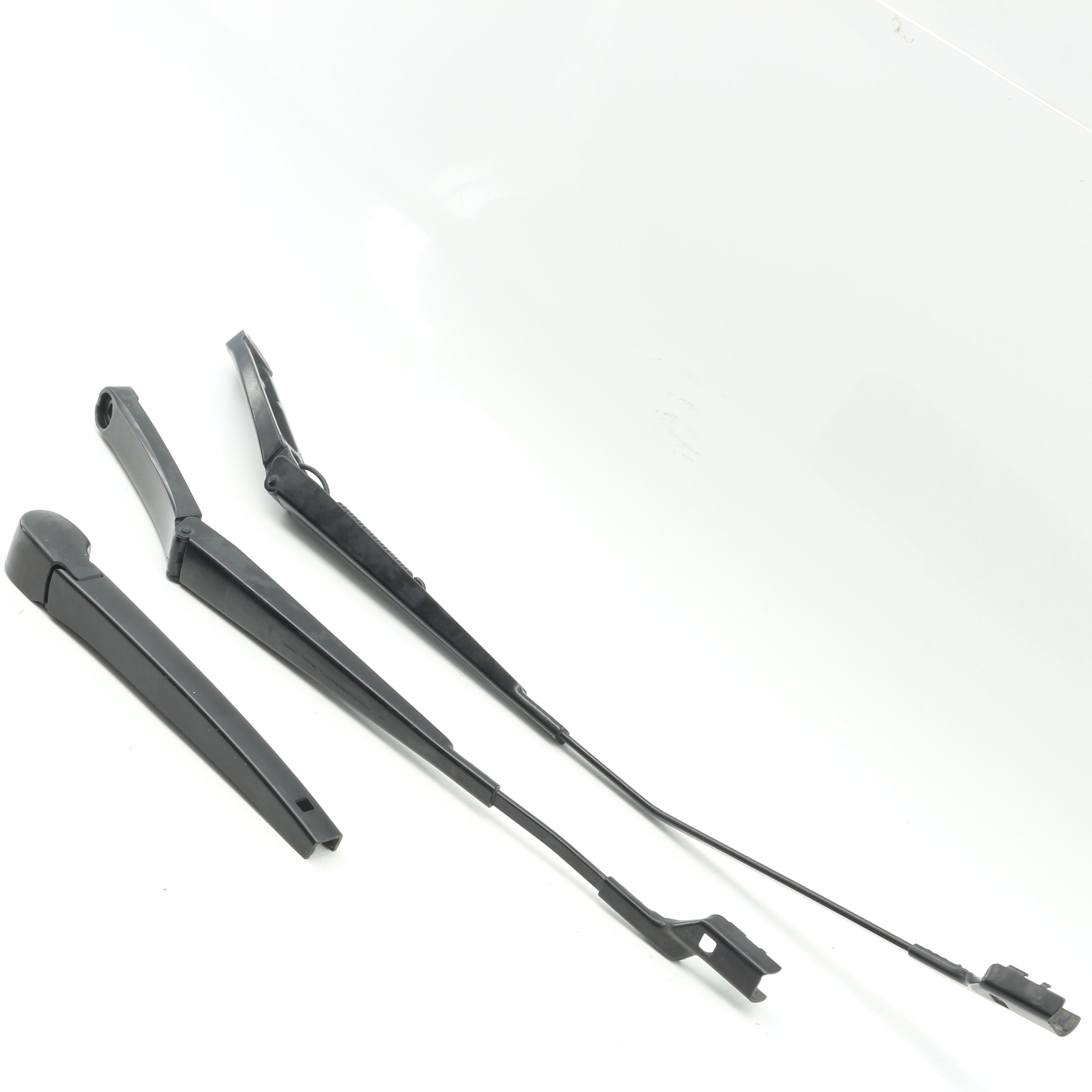 Used VOLKSWAGEN POLO 1.2 TRENDLINE DSG Wiper Arms - OEM Part 2G0955704,2G2955410,2G2955409
